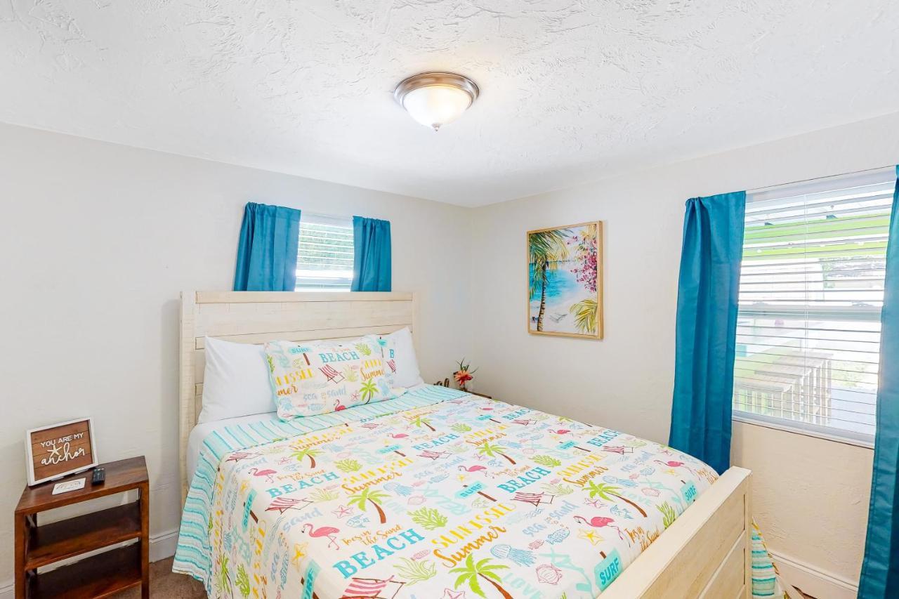Pinellas Park Cottage Сент-Питерсберг Экстерьер фото