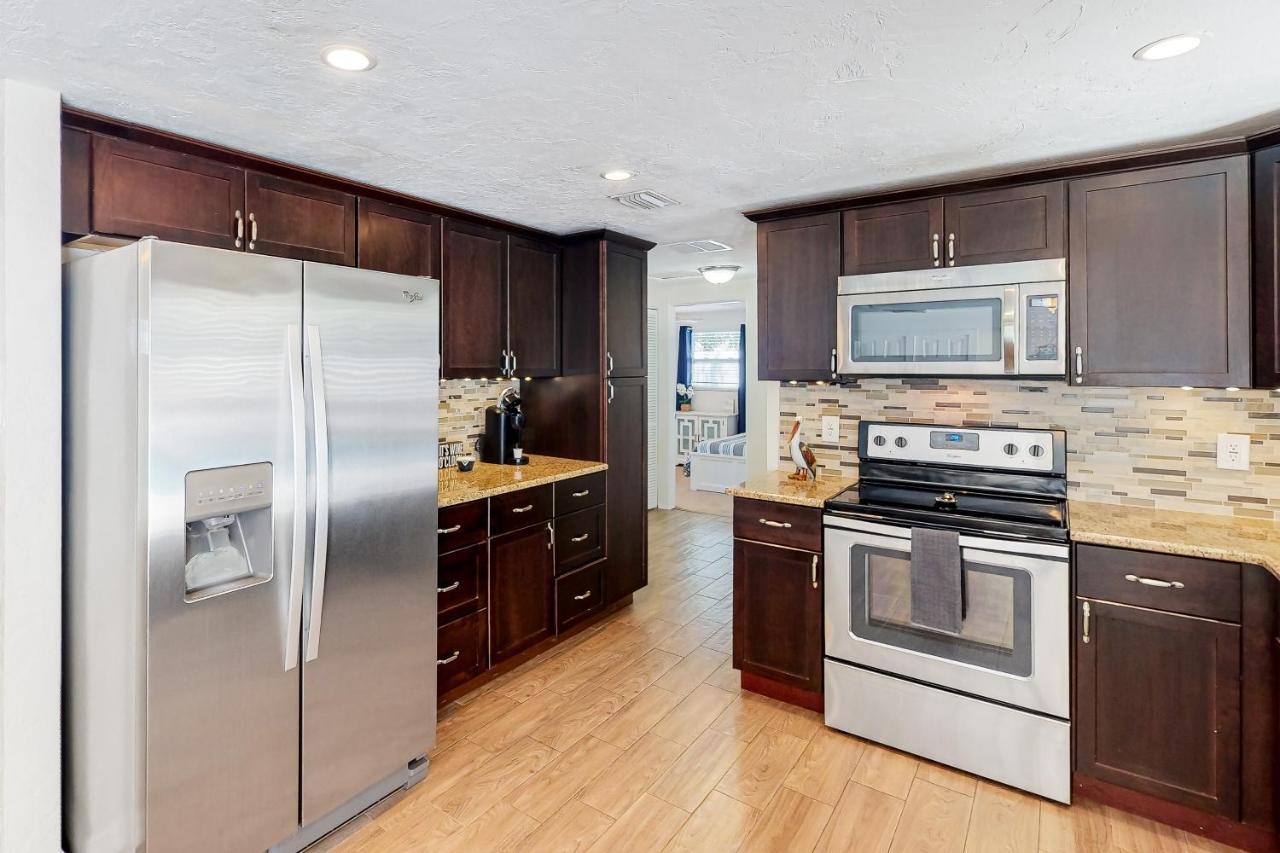 Pinellas Park Cottage Сент-Питерсберг Экстерьер фото
